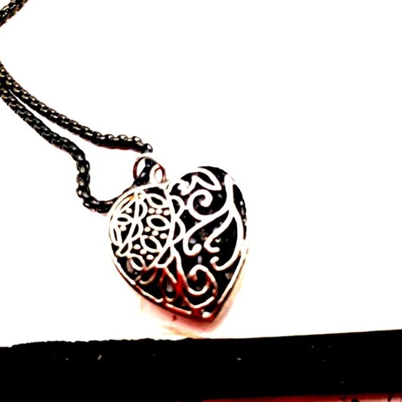 Gothic Metal Silver Tone Filgree Heart Pendant- 22" - Picture 3 of 8